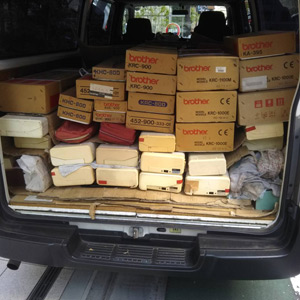 編み機ブラザー積込み風景
